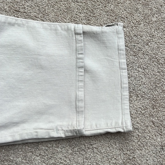 NWT Curves 360 by NYDJ Slim Straight Ankle Side Slits Cream Jeans - Size 26 - Picture 11 of 11